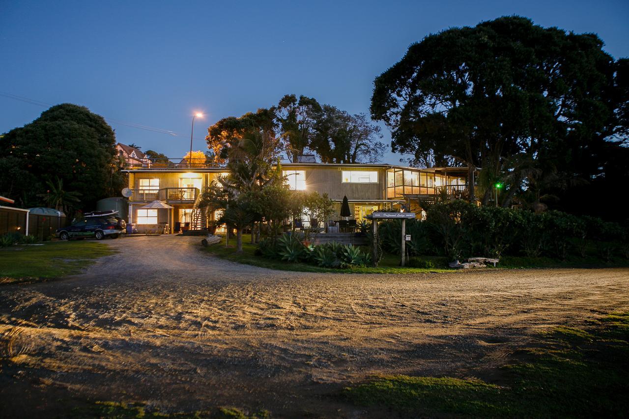 Driftwood Beachfront Accommodation, Cable Bay, Owhetu Coopers Beach Exterior photo